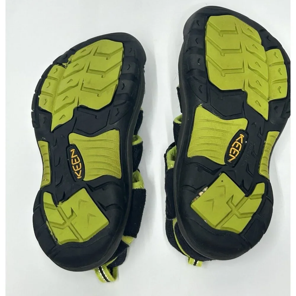 Keen Newport H2 Sandals Youth Boys Size 2 Black Hiking Trail Outdoor Shoes